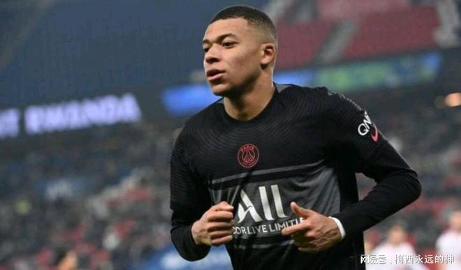 法兰克福集结日迎来里程碑，志在法甲名次提升，态度坚定，团队化学反应显著(今日法兰克福对阵柏林联合大战)