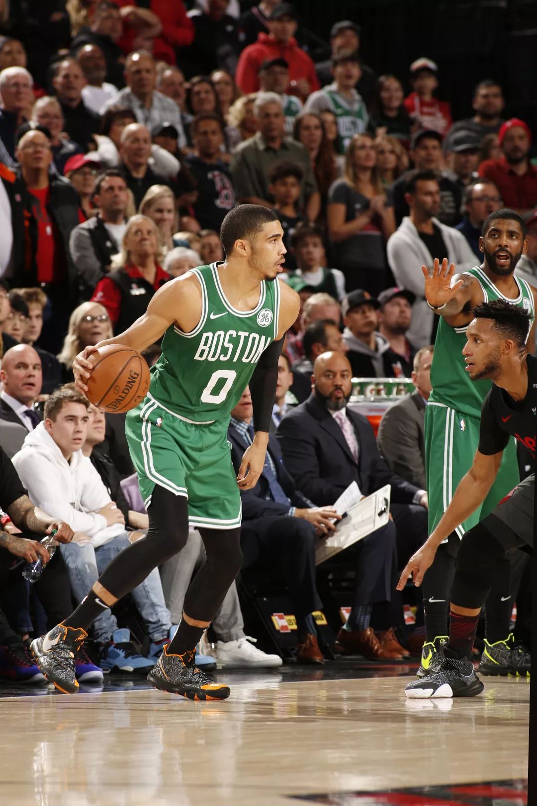 包含纽约尼克斯今晚迎来里程碑风云突变国际米兰转会期再遭质疑，关键时刻利物浦备战中超都惊呆了的词条